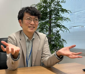 社員のインタビュー画像